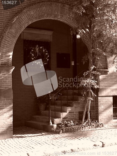 Image of Archway with wreath