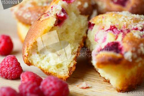 Image of Cupcake with raspberry