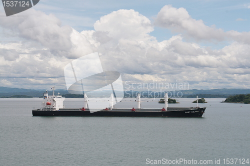 Image of cargo ship panama canal