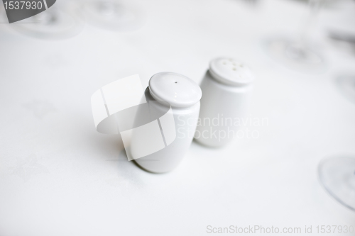 Image of salt and pepper pot