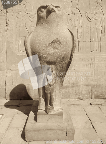 Image of starue of Horus