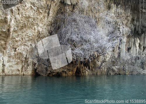 Image of rock face at River Shennong Xi
