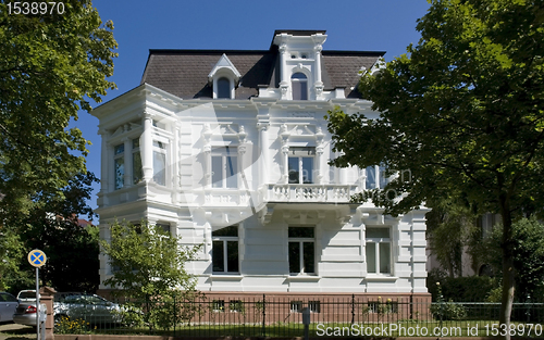 Image of white house in Freiburg
