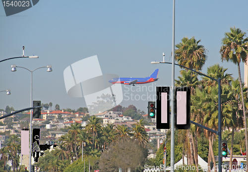 Image of 737 over san diego