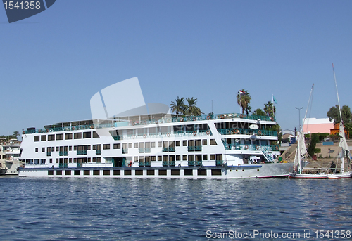 Image of passenger ship on the Nile