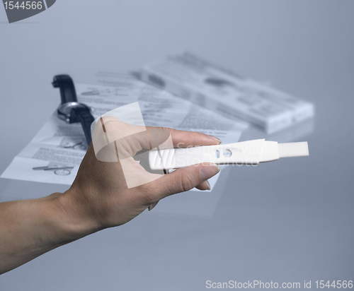 Image of pregnancy test