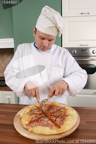 Image of Chef and pizza