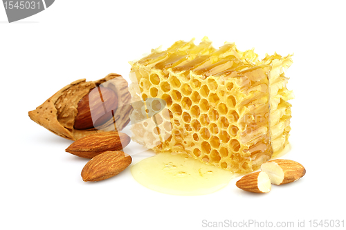 Image of Honeycomd with almonds