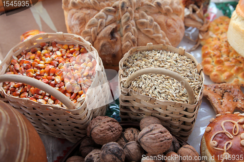 Image of Basket with wheat and maize