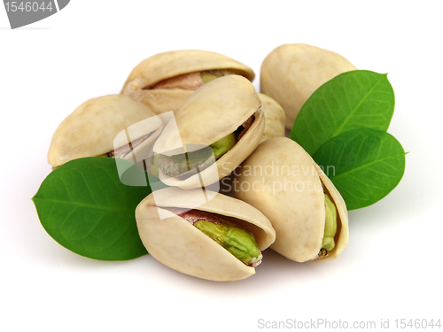 Image of Dried pistachio with leaves