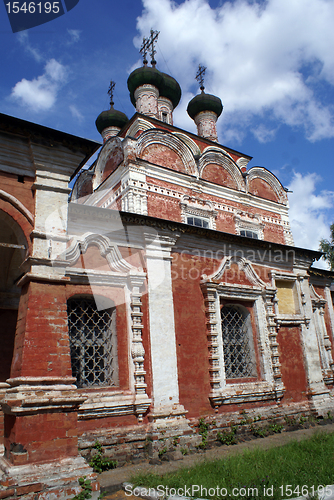 Image of Red brick church in Ostashkov