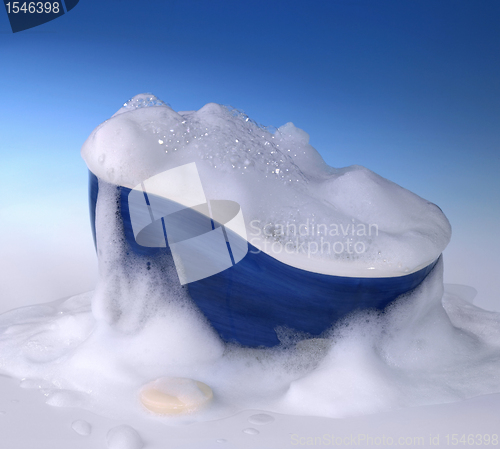 Image of bathtub and foam