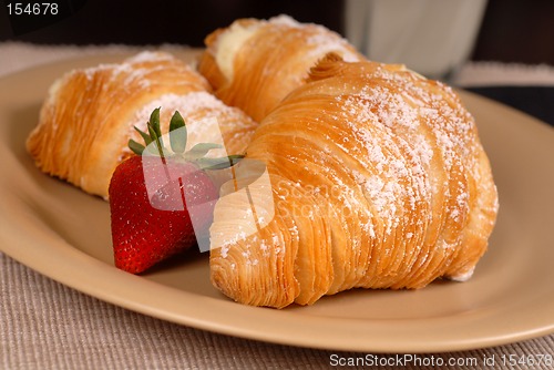 Image of Three sfogliatelle's with strawberry