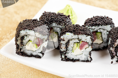 Image of tuna sushi roll