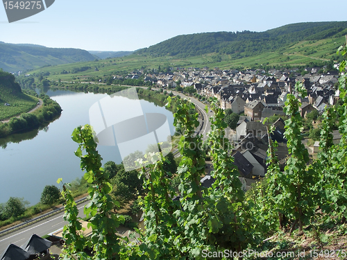 Image of small city at river Moselle