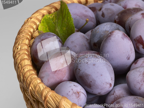 Image of plums