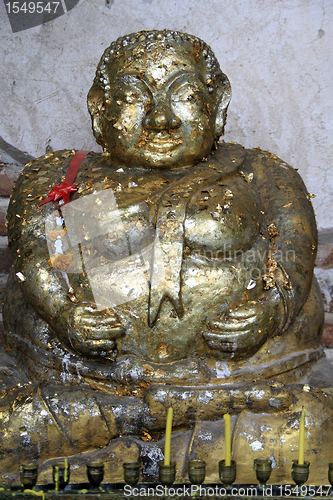 Image of Golden Buddha in Wat Mae Nang Pleum