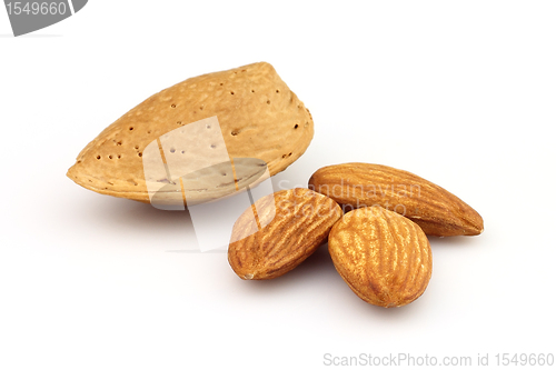 Image of Dried almonds with kernel