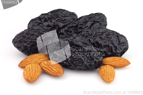 Image of Dried prunes with almonds