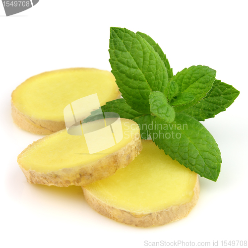 Image of Ginger slice with mint