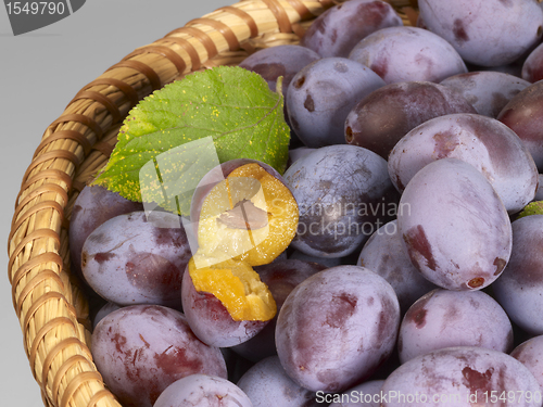 Image of plums