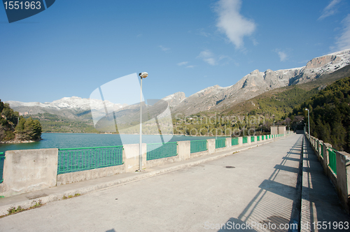 Image of reservoir dam