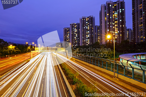 Image of traffic on highway at night