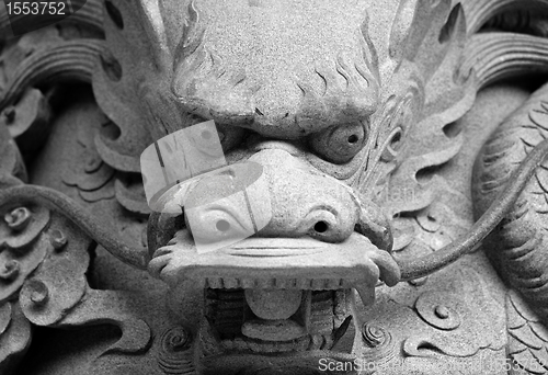 Image of chinese dragon statue in temple