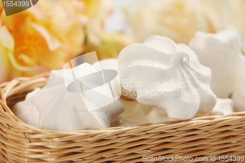 Image of meringue cookies