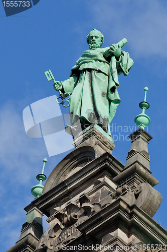 Image of Saint Peter, statue on the Hamburger Rathaus.