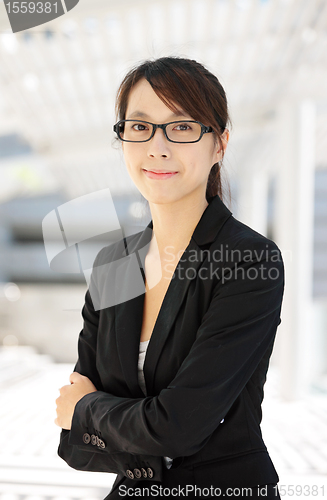 Image of young business woman
