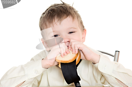 Image of boy with sandwich