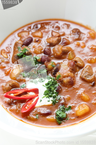 Image of Soup in the white dish