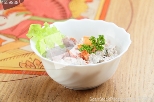 Image of salad in white dish