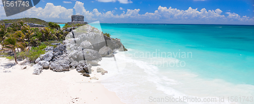 Image of Mayan ruins in Tulum