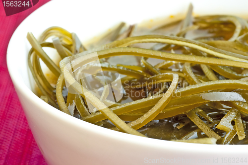 Image of soup with seaweed 