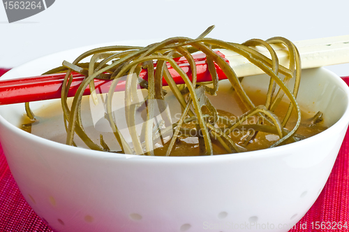 Image of soup with seaweed 