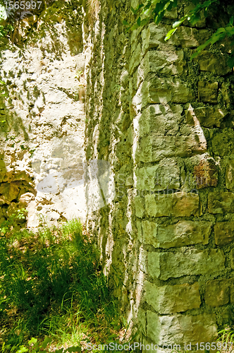 Image of ruins of a castle