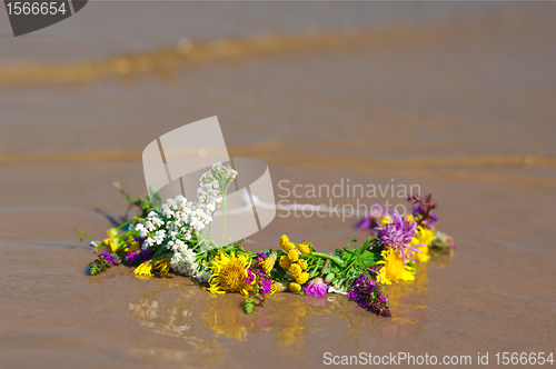 Image of circlet of flowers