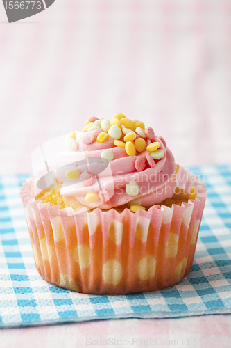 Image of Pink muffin