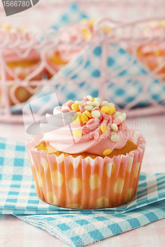 Image of Pink muffin