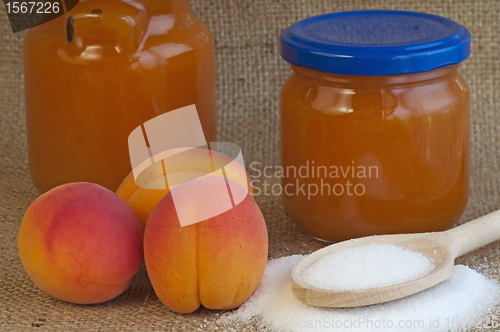 Image of apricot jelly