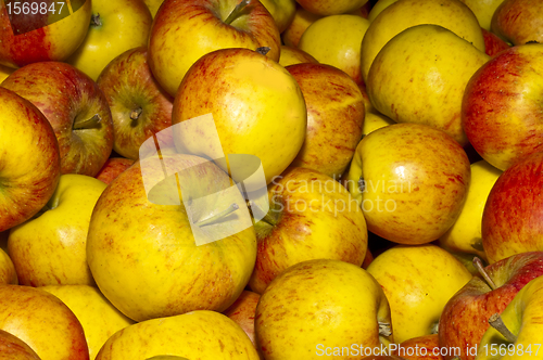 Image of apples at a street sale