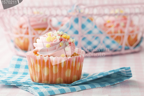 Image of Pink muffin