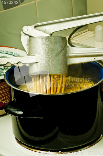 Image of machine for Swabian Spaetzle