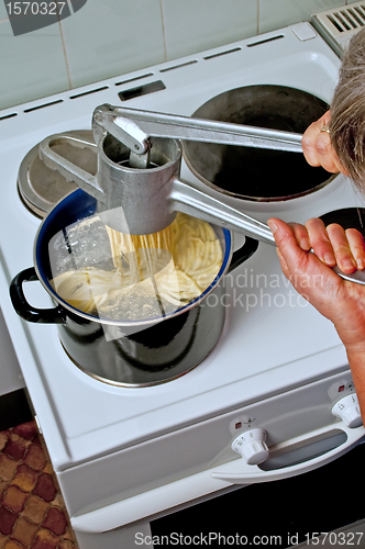 Image of machine for Swabian Spaetzle