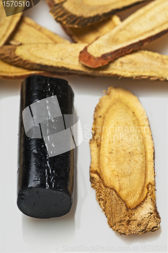 Image of licorice raw and processed