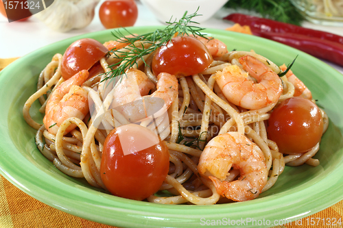Image of cooked spaghetti with shrimp
