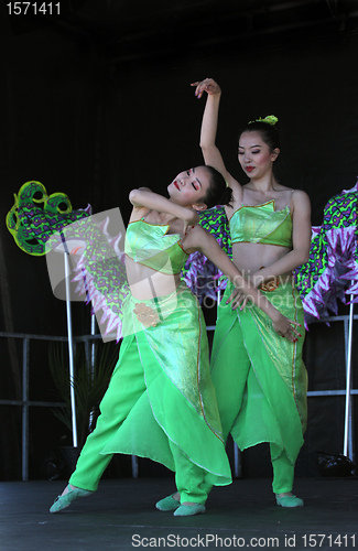 Image of Chinese dancers