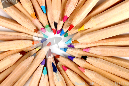 Image of color crayons 